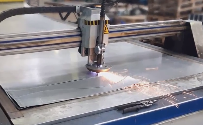 �����и���